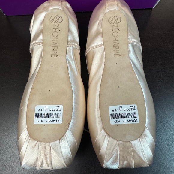 Russian Pointe Echappe Pointe Shoes - Plume Shank - Picture 2 of 5